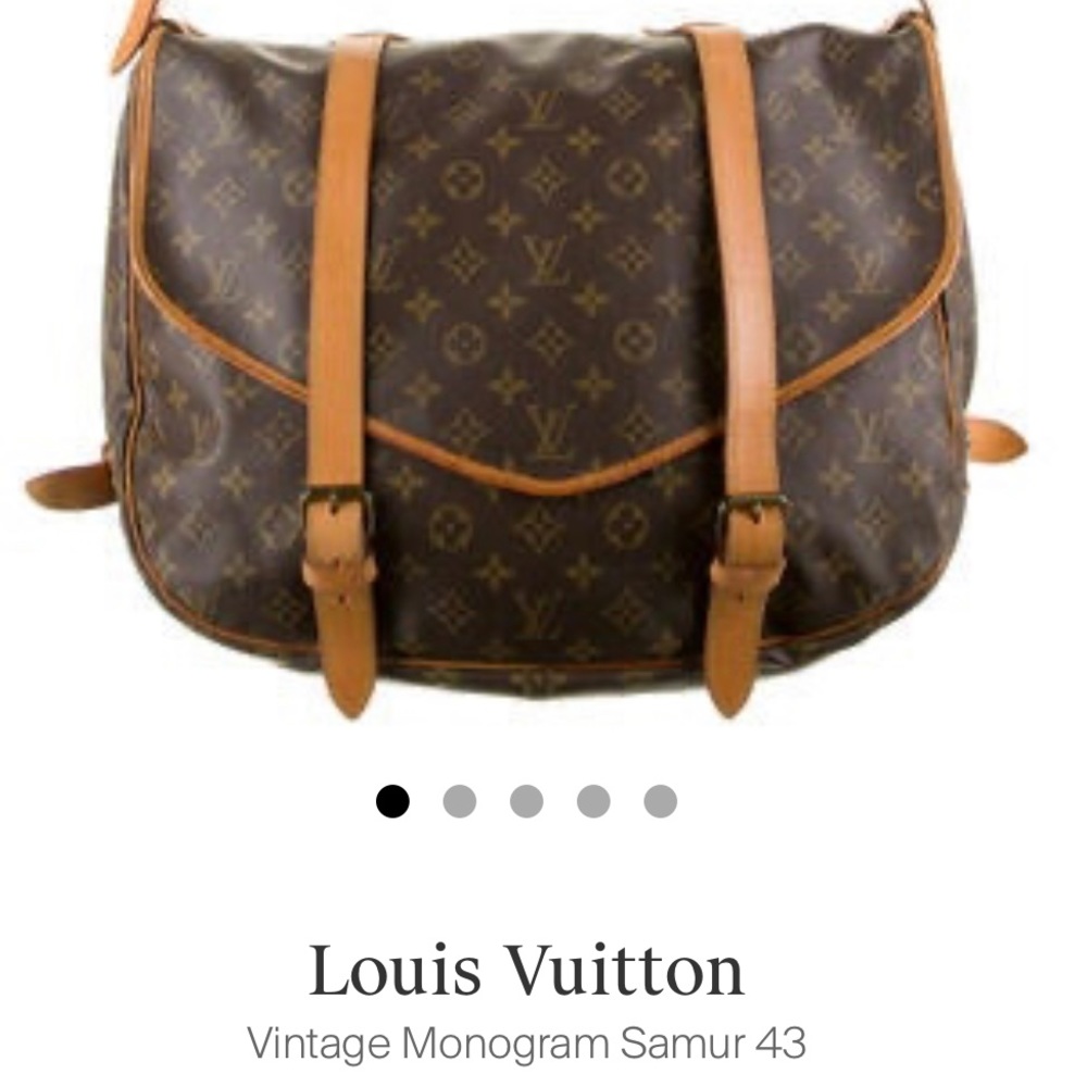 Beautiful authentic LV Samur 43 in excellent condition.